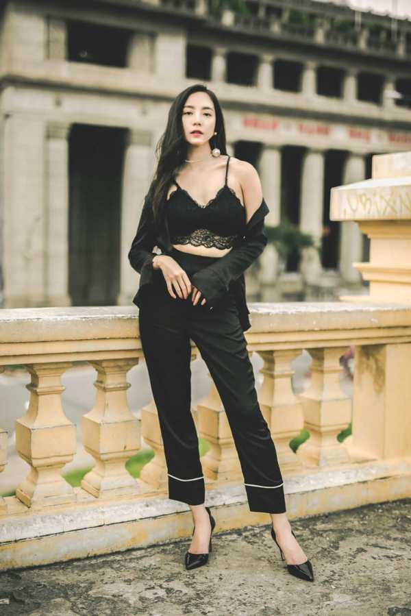 Красивые девушки вьетнамки умело показывают себя